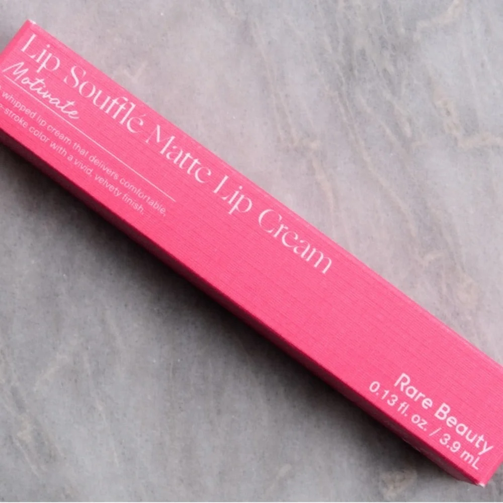 RARE BEAUTY LIP SOUFFLE MATTE CREAM LIPSTICK - MOTIVATE COLOR